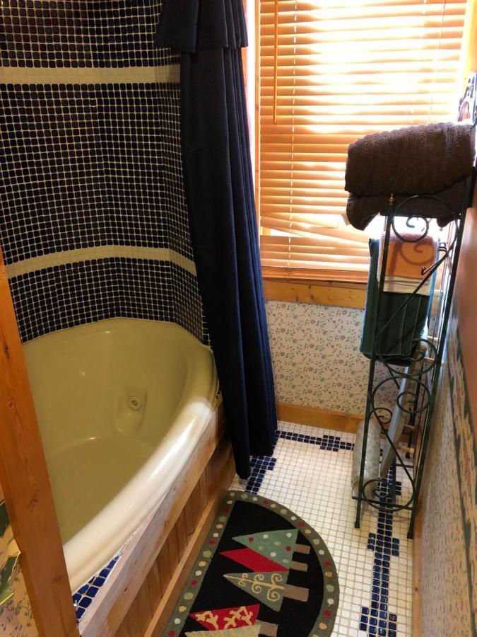 Smokies Bed And Breakfast - Evergreen Cottage Inn Pigeon Forge Luaran gambar